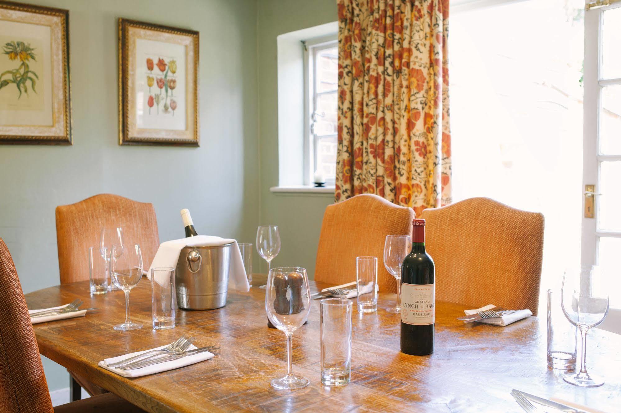 The Royal Oak, Yattendon Frilsham 외부 사진