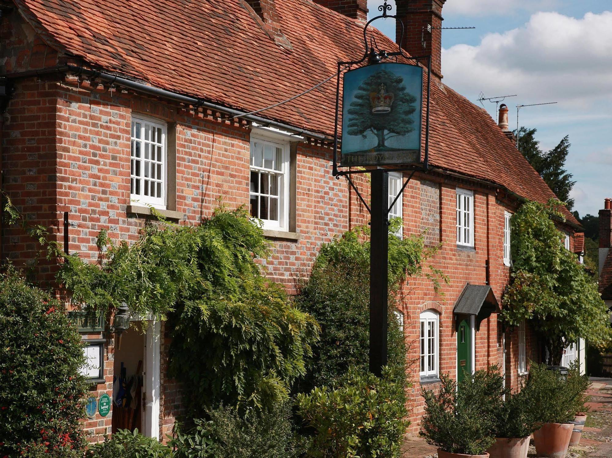 The Royal Oak, Yattendon Frilsham 외부 사진