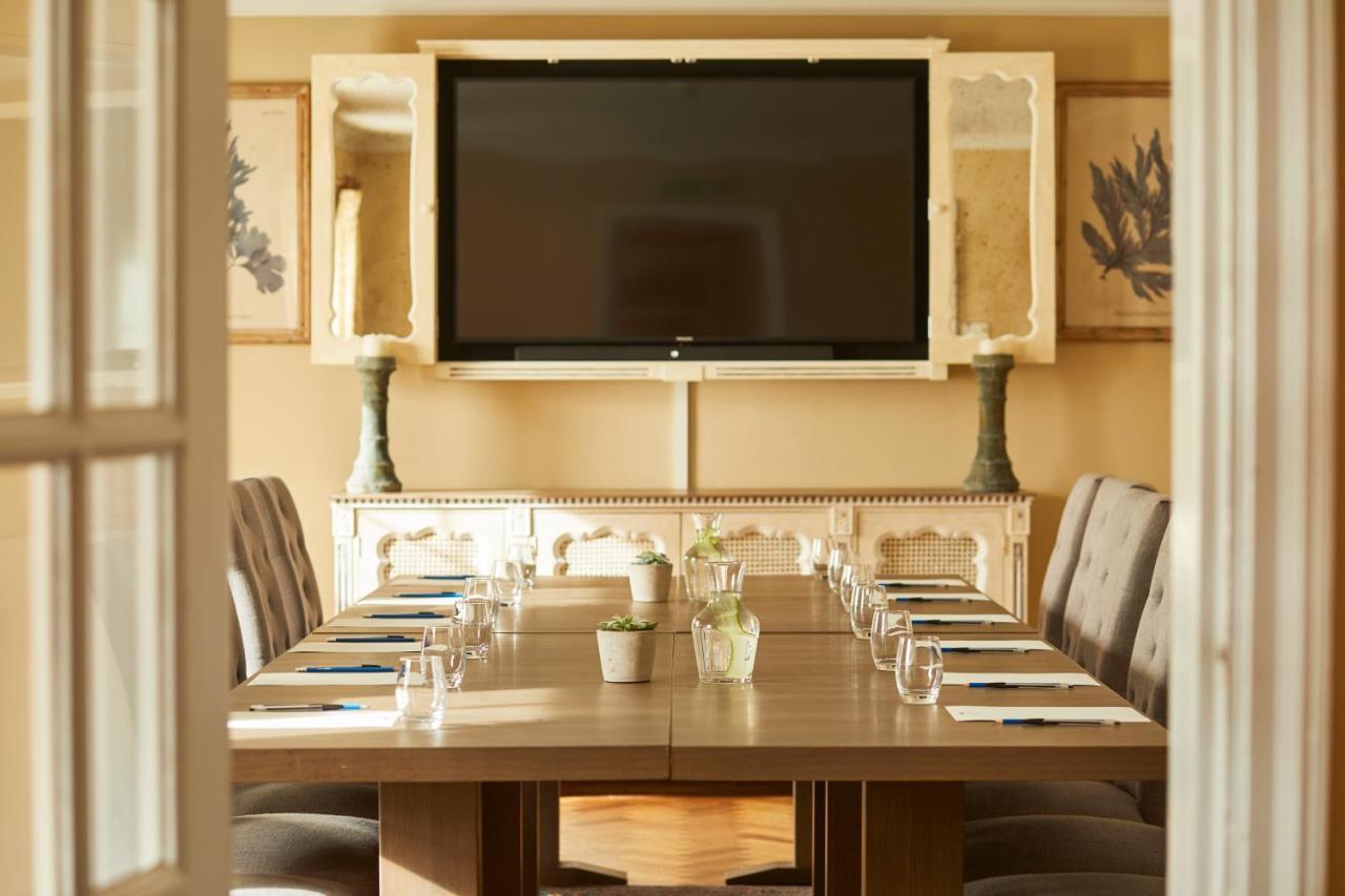 The Royal Oak, Yattendon Frilsham 외부 사진