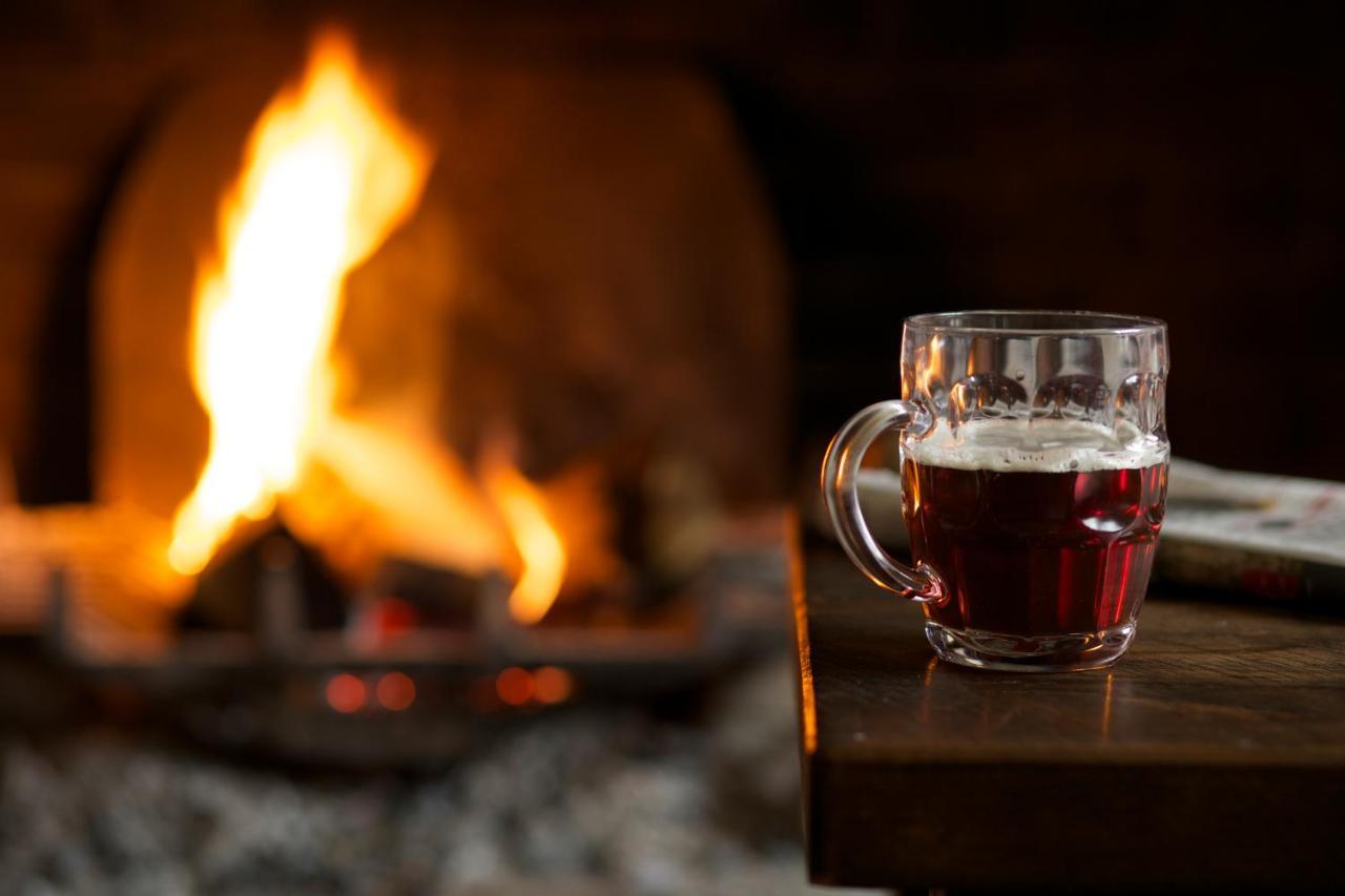 The Royal Oak, Yattendon Frilsham 외부 사진